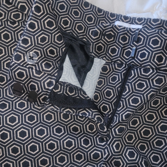 Laindry by Shelli Segal Black and Cream Geometric Cropped Straight Leg Pants - Picture 2 of 4